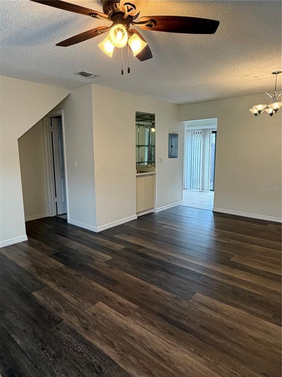 Foto del edificio - 3315 Amberwood Way