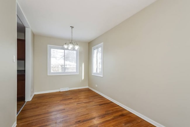 Building Photo - 722 W James St