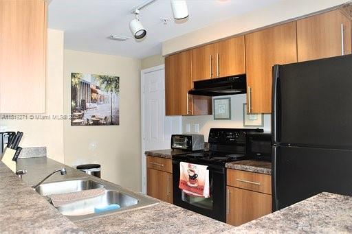 Foto del edificio - 5820 W Sample Rd