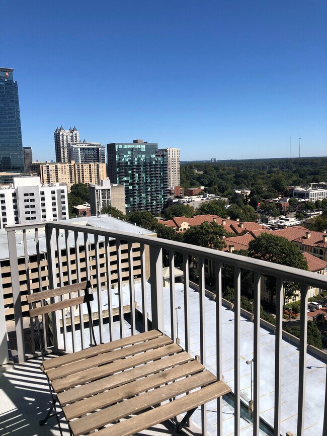 Foto del edificio - 923 Peachtree St NE