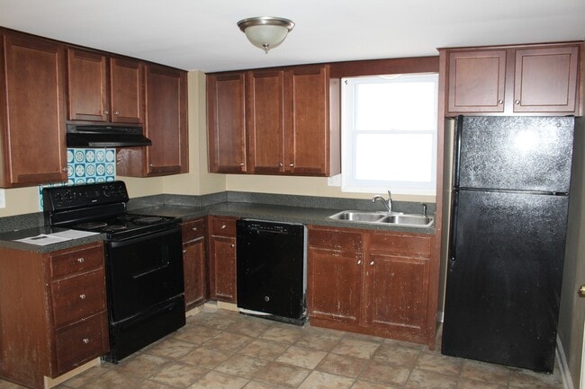 Building Photo - Single Family Home