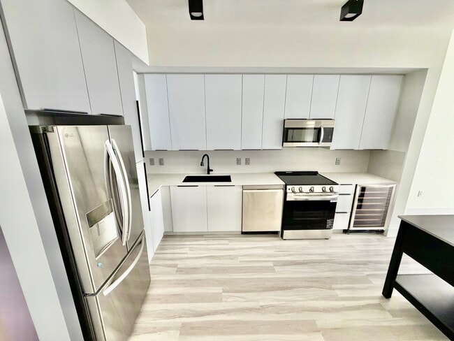 Photo - 18631 NE 25th Pl Apartment