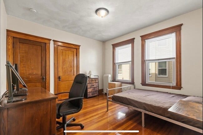 Building Photo - 21 Bradbury Ave