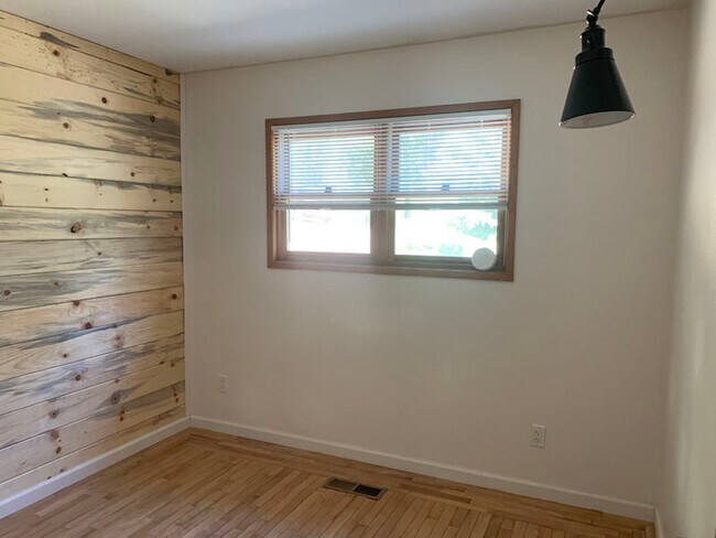 Building Photo - 4717 Lobo Trail