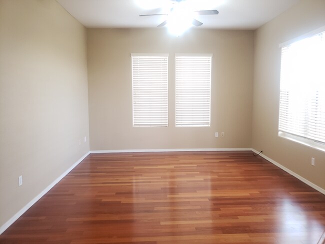 Foto del edificio - 3 bed 2 bath Condo