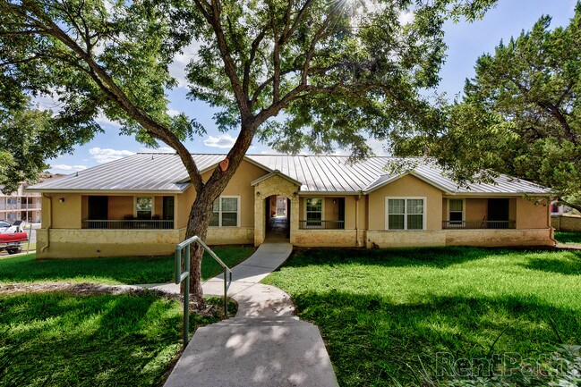 Pecan Orchard Apartments New Braunfels Tx Building Photo Pecan Orchard