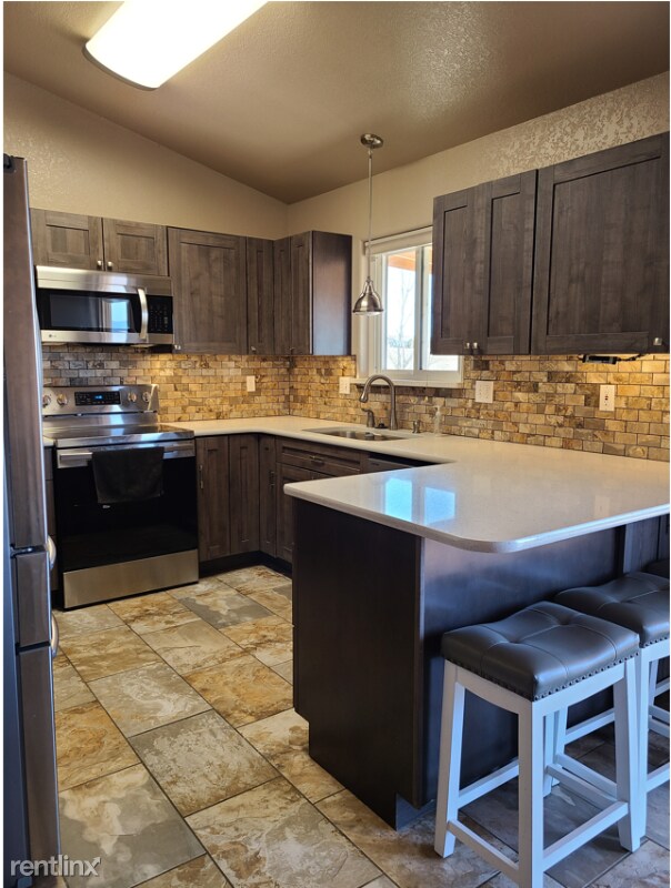 Foto del edificio - 4 br, 3 bath House - 526 S Watermelon Dr