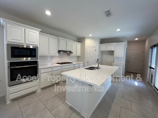 Foto del edificio - 3302 Oriole Dr