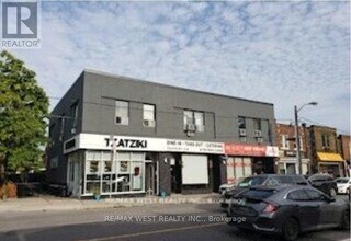 Building Photo - 425 Jane St