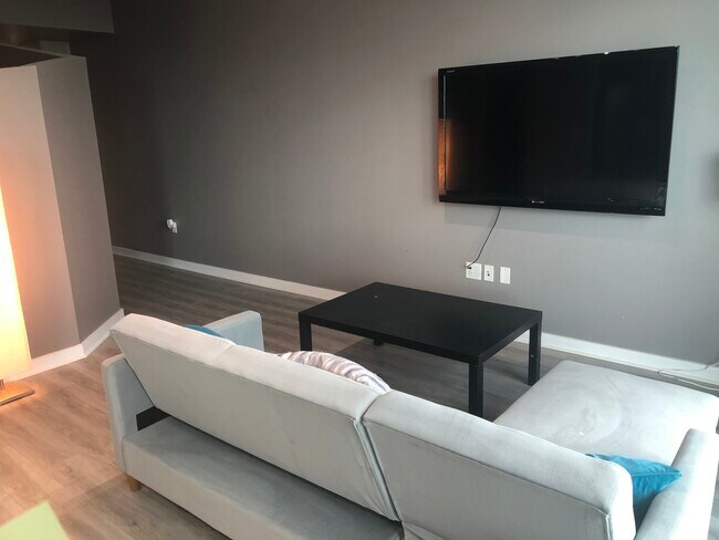 Foto del edificio - 777 N Ashley Dr