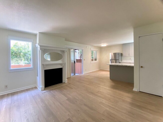 Building Photo - Lovely Remodeled Condo for Rent in Fremont!