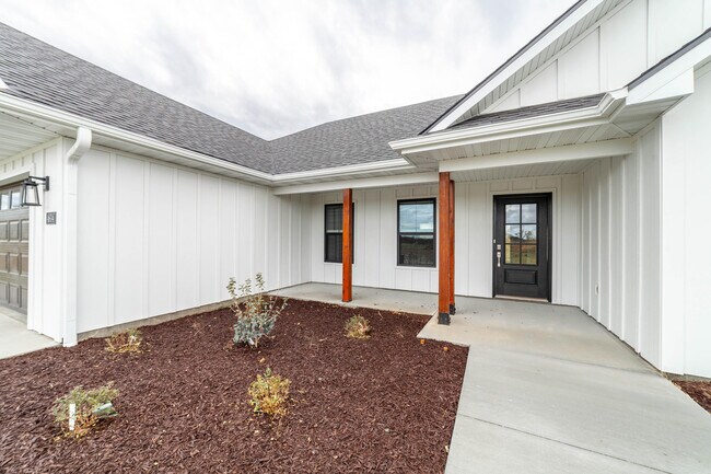 Foto del edificio - 4604 Estacada Dr