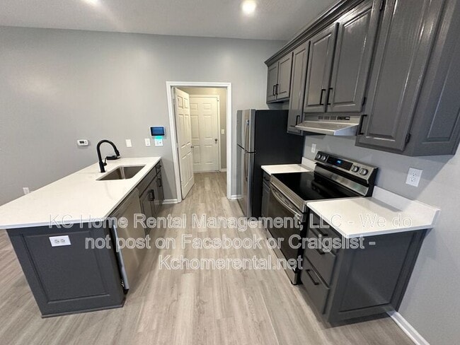 Building Photo - 1955 N 80th Ct