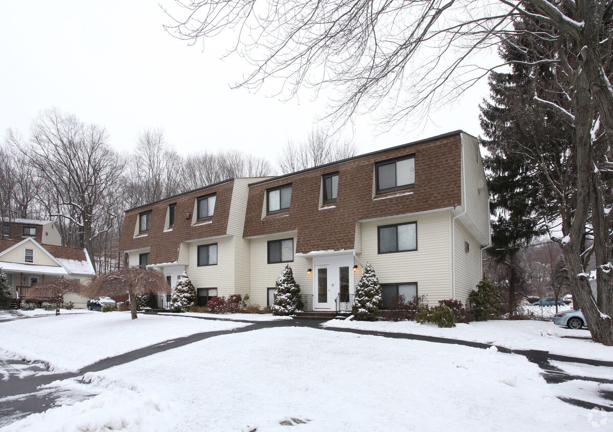 Ramblewood Apartments Apartments in Naugatuck, CT