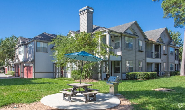 Picnic Areas - Bala Woods at Kingwood Apartments