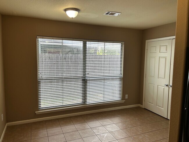 Foto del edificio - 21465 W Wallis Dr