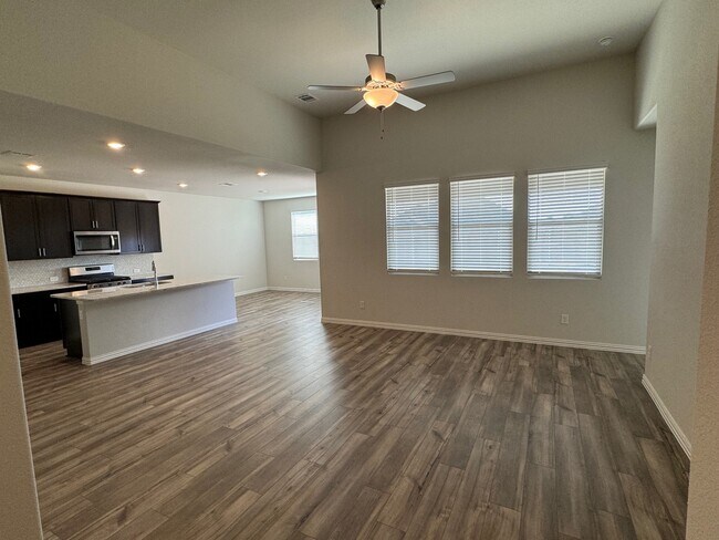 Building Photo - 3803 Richland Dr