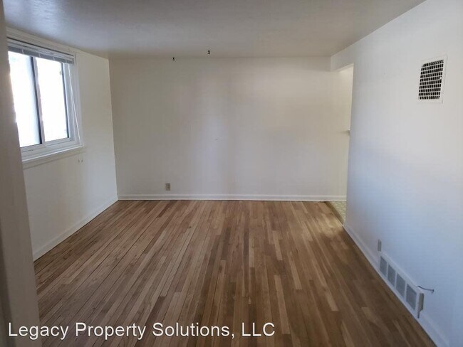 Foto del edificio - 1837 Crook Ave