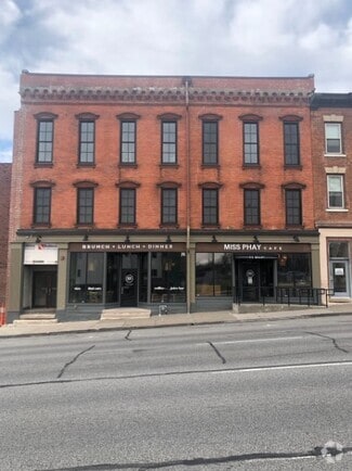 Building Photo - 508 Brady St