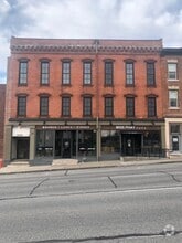 Building Photo - 508 Brady St