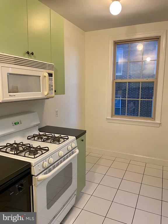 Foto del edificio - 1404 Tuckerman St NW