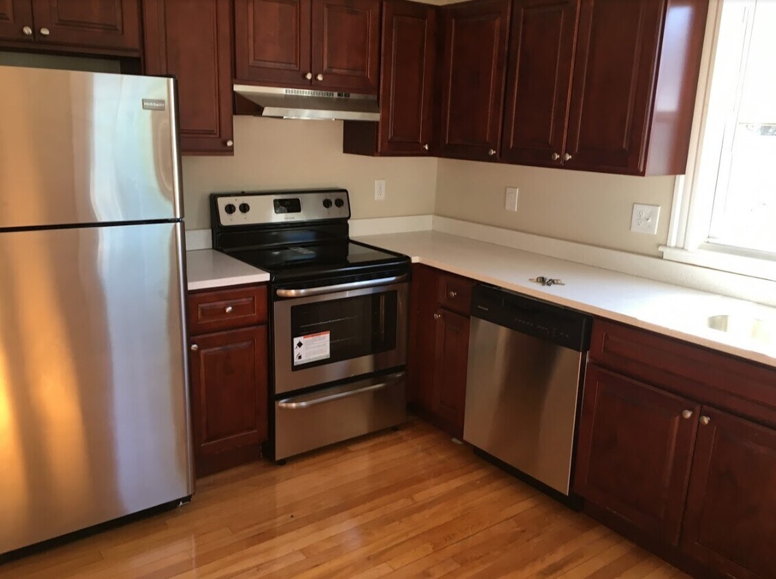 295 Washington St Unit 3bed 2bath, Quincy, MA 02169 Condo for Rent