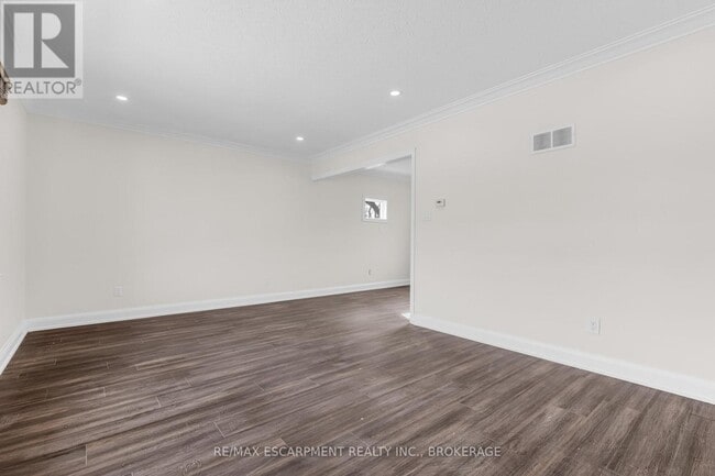 Building Photo - 18 Princess St