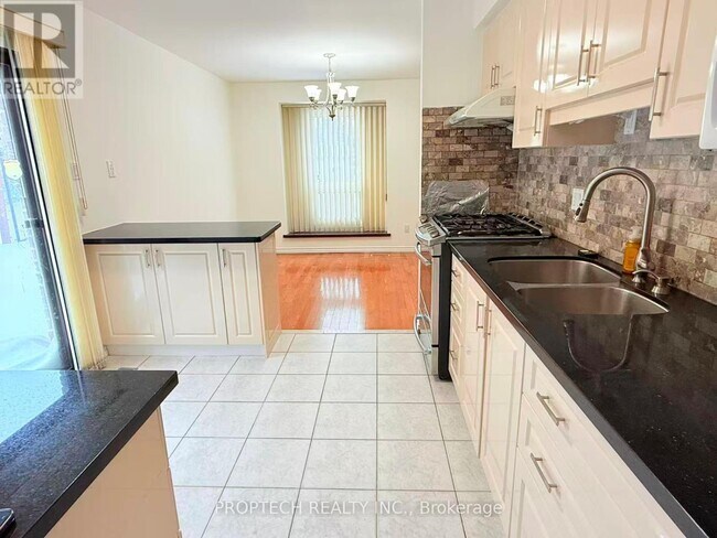 Photo du bâtiment - 49 Carey Crescent