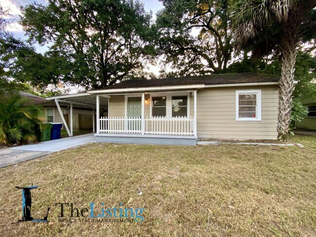 Foto del edificio - 10011 N Jasmine Ave