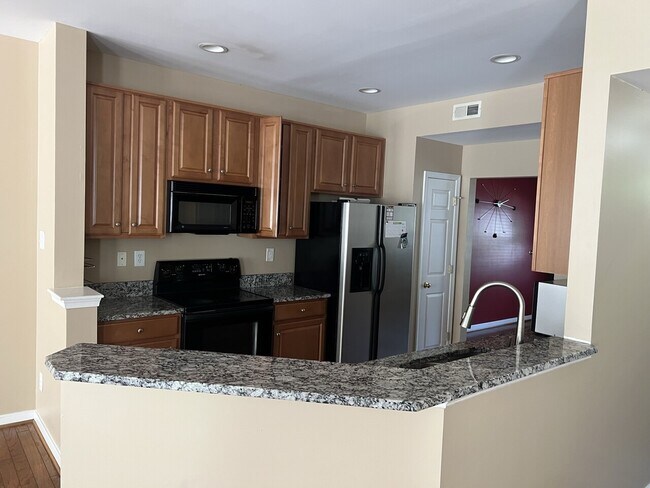 Building Photo - 4514 Spring Moss Cir, Glen Allen, VA 23060