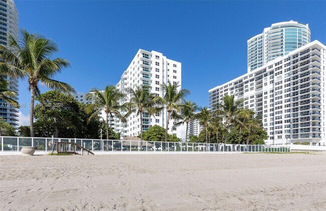 Foto del edificio - 3001 S Ocean Dr