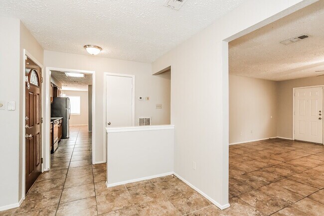 Foto del edificio - 14214 Bateau Dr