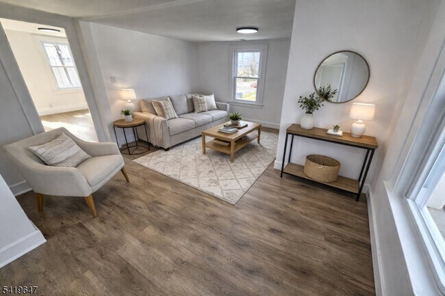 Foto del edificio - 611 New York Ave