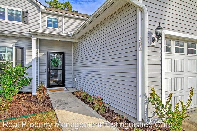 Building Photo - 4 br, 3.5 bath House - 302 Decatur Drive, ...