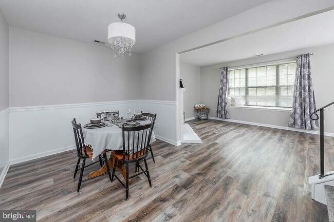 Building Photo - 639 Foxton Ct