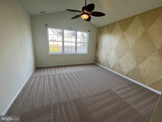 Foto del edificio - 1607 Hulnick Rd