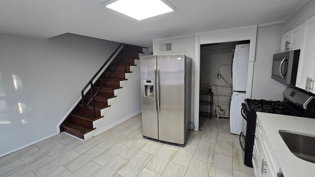 Foto del edificio - 437 Caledonia Ave