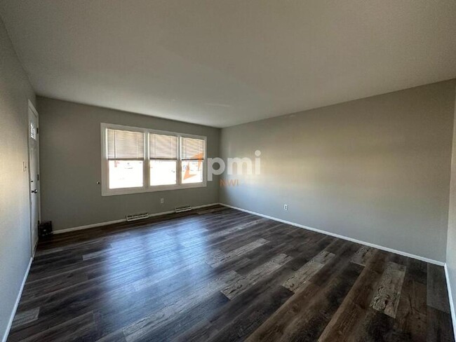 Foto del edificio - 5469 Aspen Ave