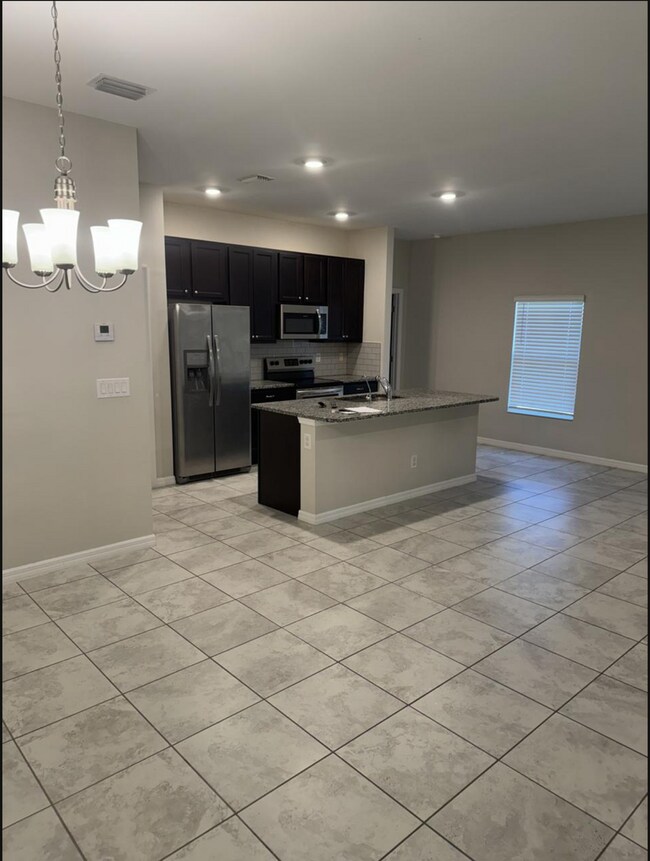 Foto del edificio - 3 Bedroom 2 Bathroom 2 Car Garage Home For Rent in North Port FL!