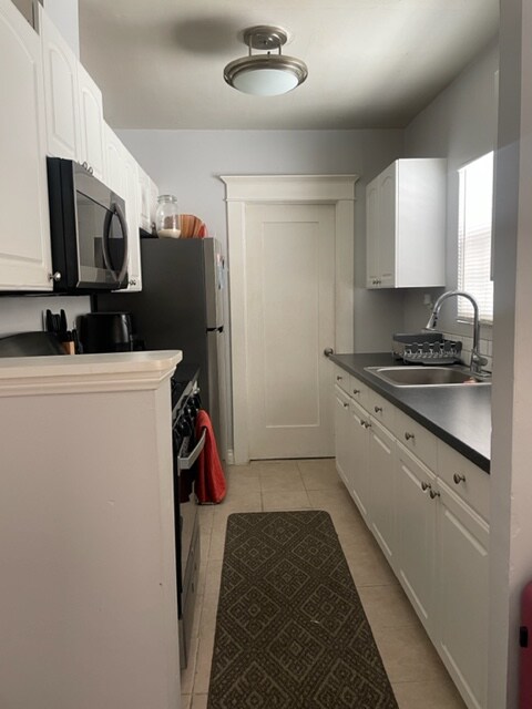 Foto del edificio - 417 E 7th St