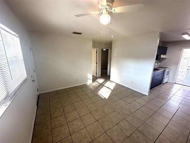 Foto del edificio - 9601 N 10th St