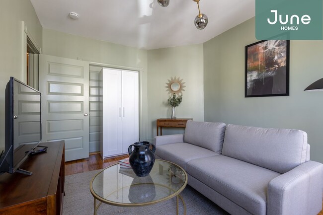 Building Photo - ROOM ONLY in 4-bed/1.0-bath Home