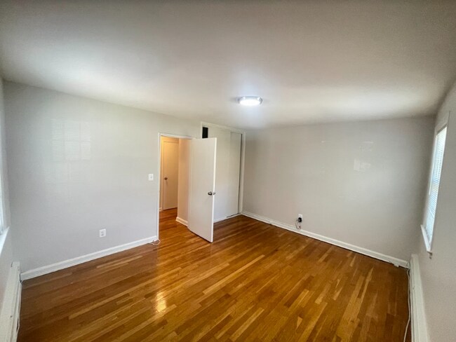 Foto del edificio - 82 Woodland Rd