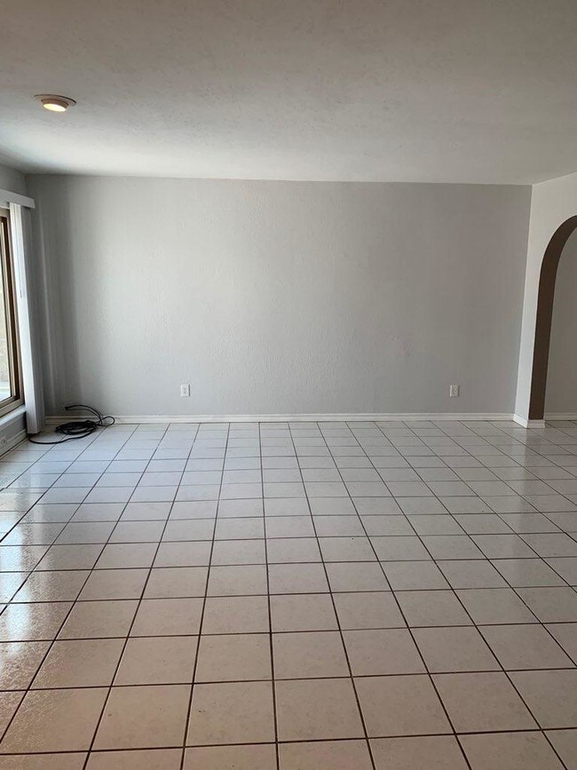 Building Photo - 349 Villa Canto St