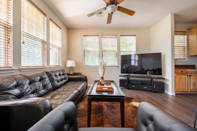 Foto del edificio - 15460 Canyon Gulch Ln