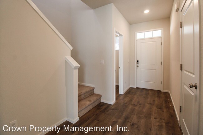 Building Photo - 4 br, 2.5 bath House - 4756 Astronaut Ave NE