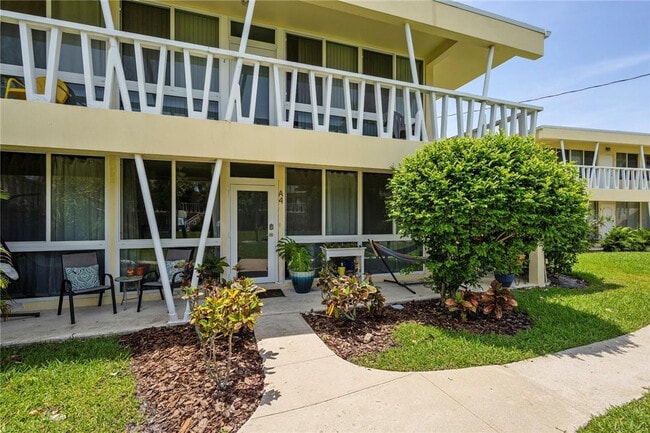 Building Photo - 2755 NE 28th Ave