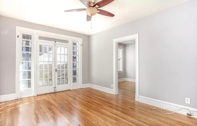 Foto del edificio - 6235 Southwood Ave