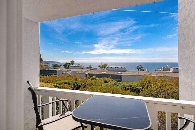 Building Photo - 650 The Village