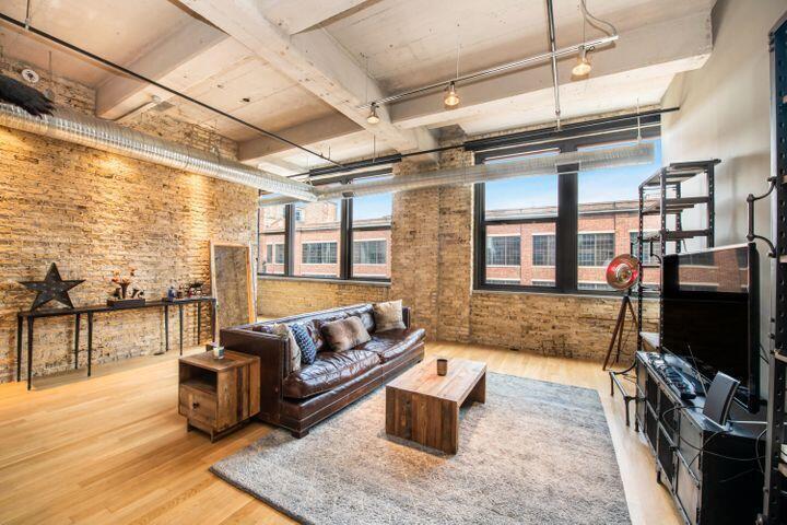 Foto principal - 239 E Chicago St
